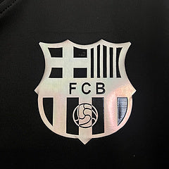 Holografische Version des Trikots des FC Barcelona 24/25
