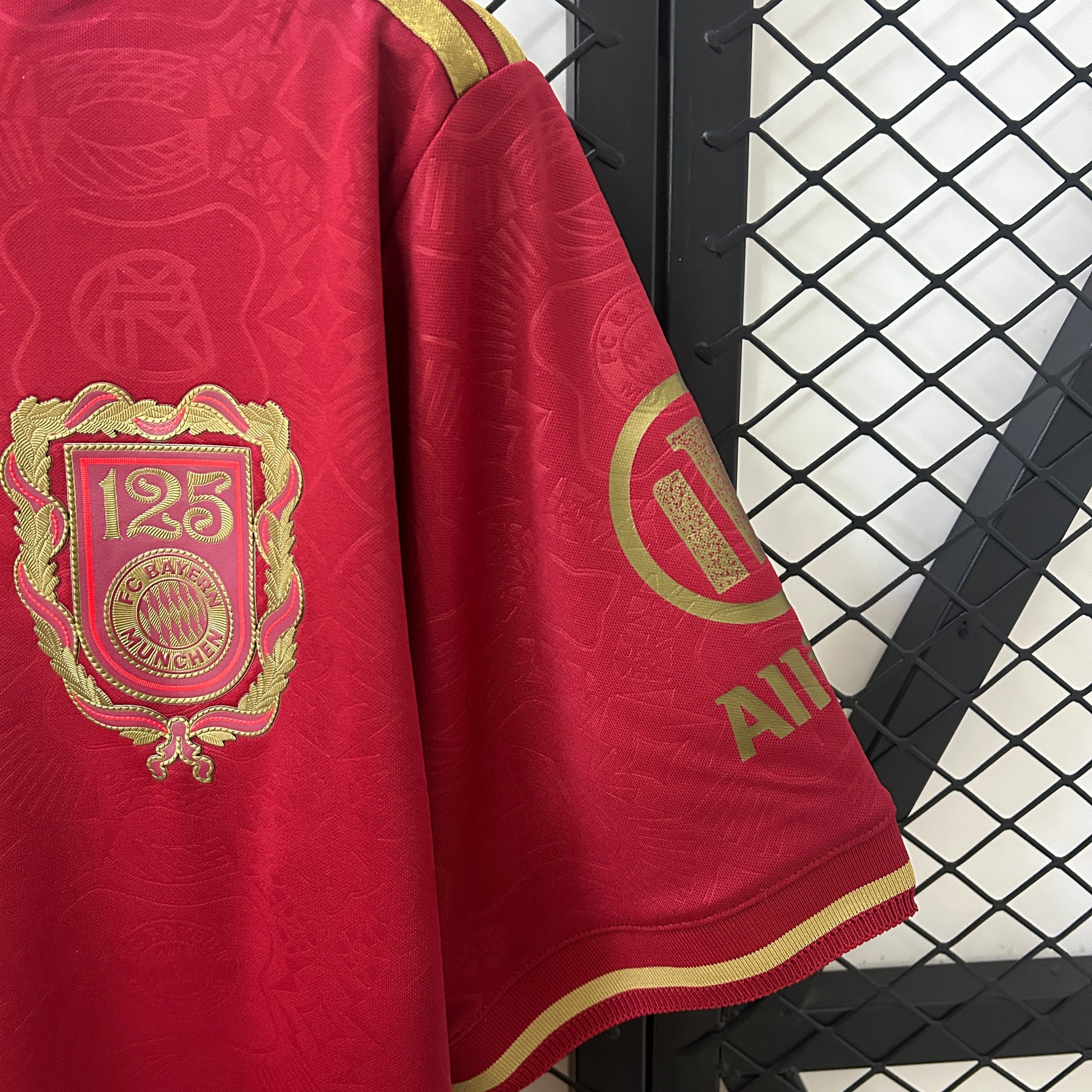 Trikot Bayern München 25/26 zum 125-jährigen Jubiläum