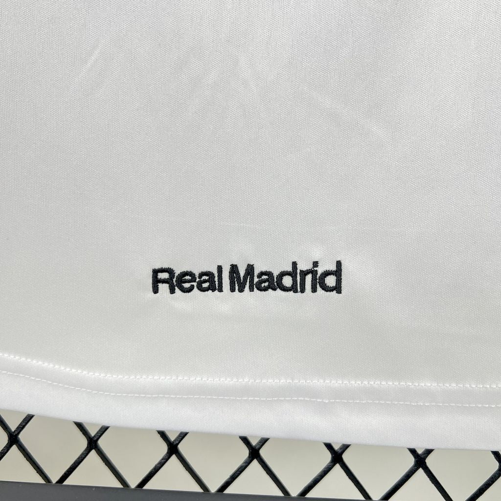Trikot von Real Madrid Retro 2005/06 Home 